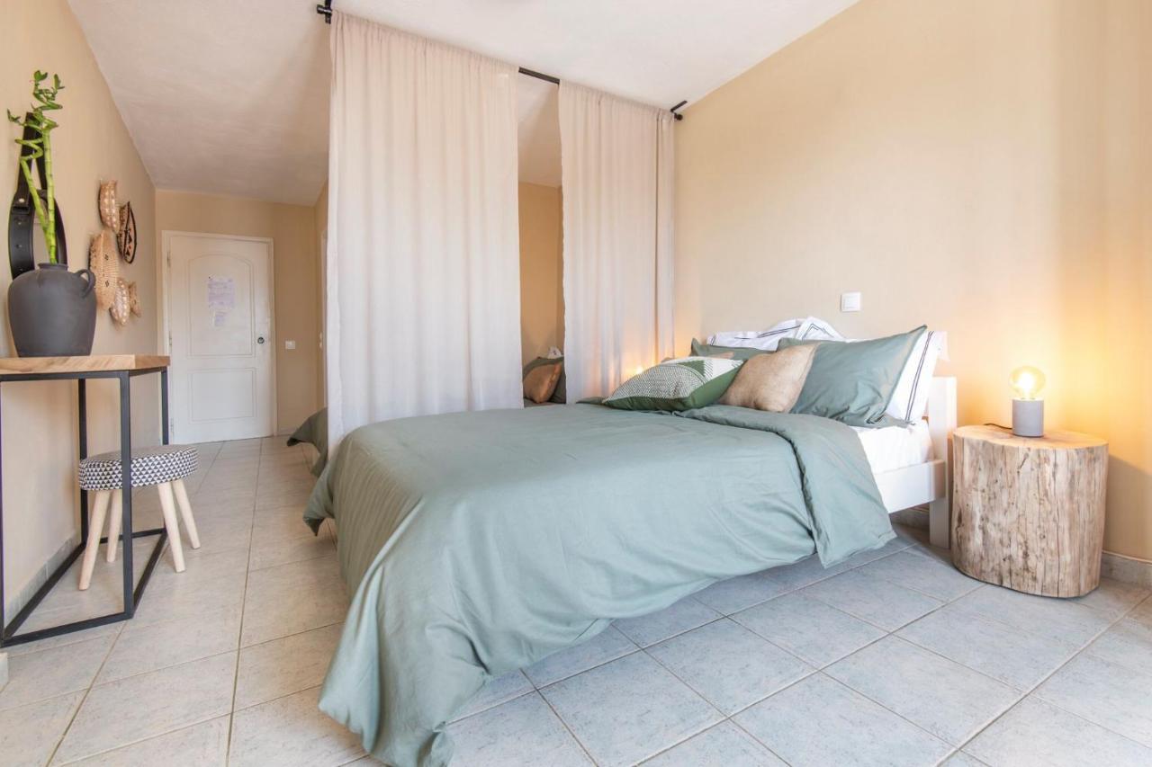 Puerto Seaside Rooms Akhladherí Dış mekan fotoğraf