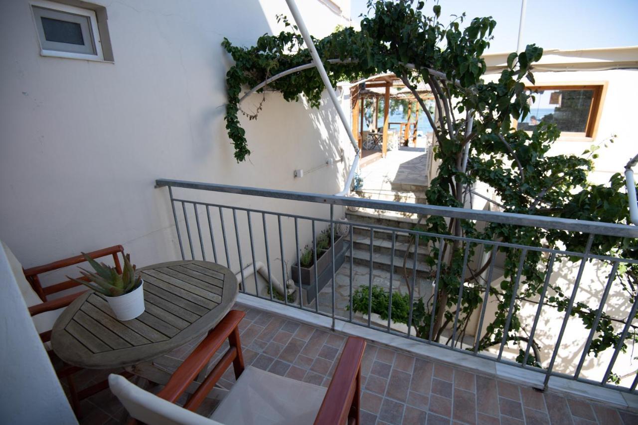 Puerto Seaside Rooms Akhladherí Dış mekan fotoğraf
